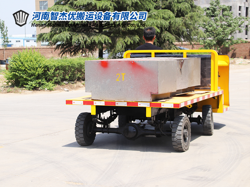 方向盘无轨车