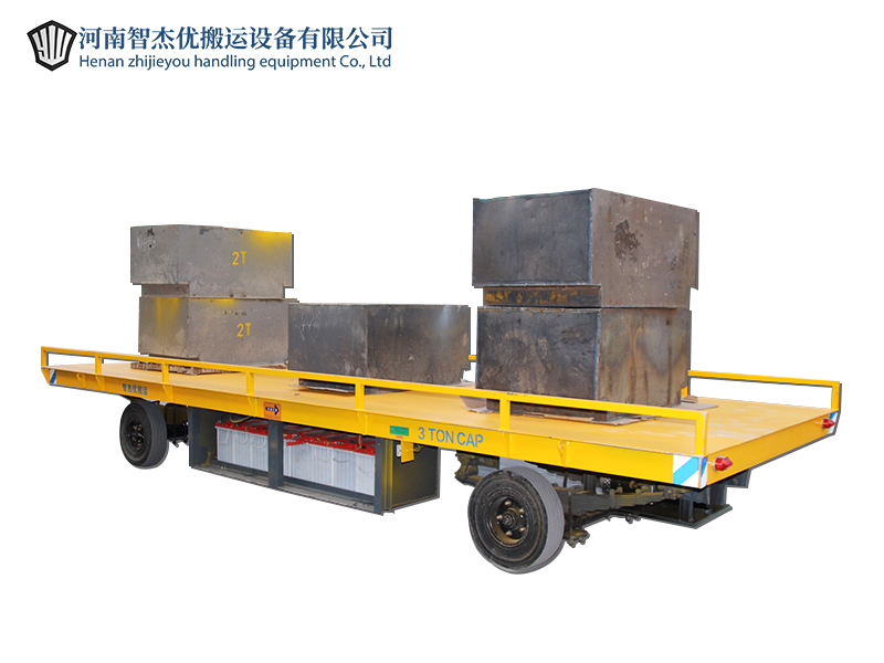 实心橡胶无轨车